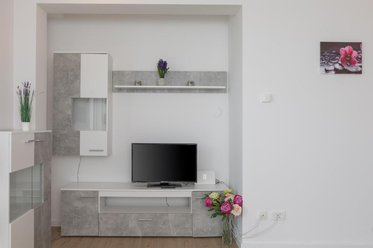 Apartment S&S Deluxe Макарска Екстериор снимка